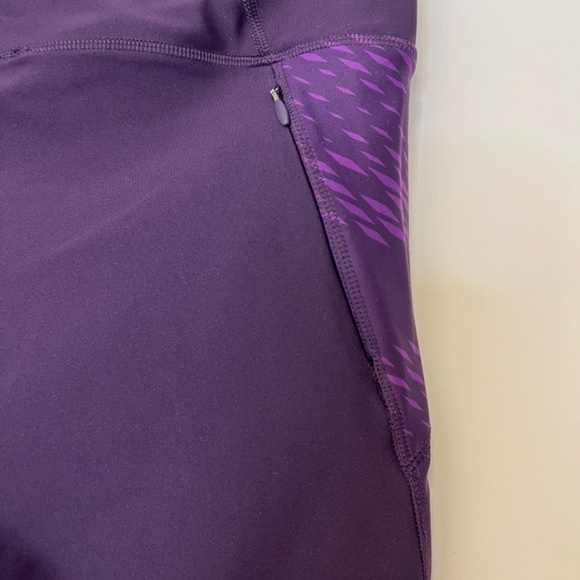 Under Armour Workout Capri Leggings Purple Stretch Zipper Pocket Size L - Picture 9 of 12